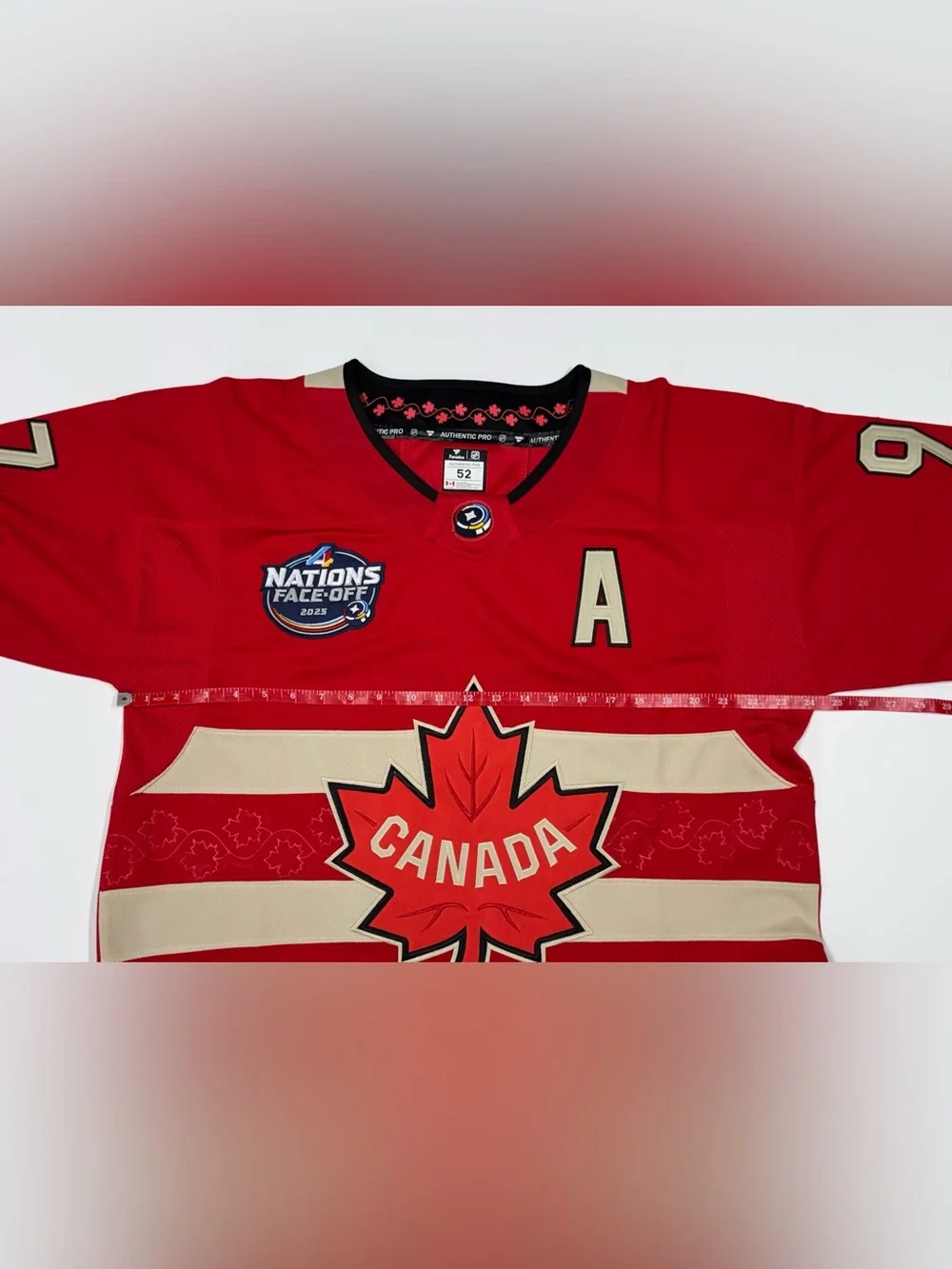 Team Canada 4 Nations Face-Off Hockey Connor McDavid #97 Jersey Large Red Tag On